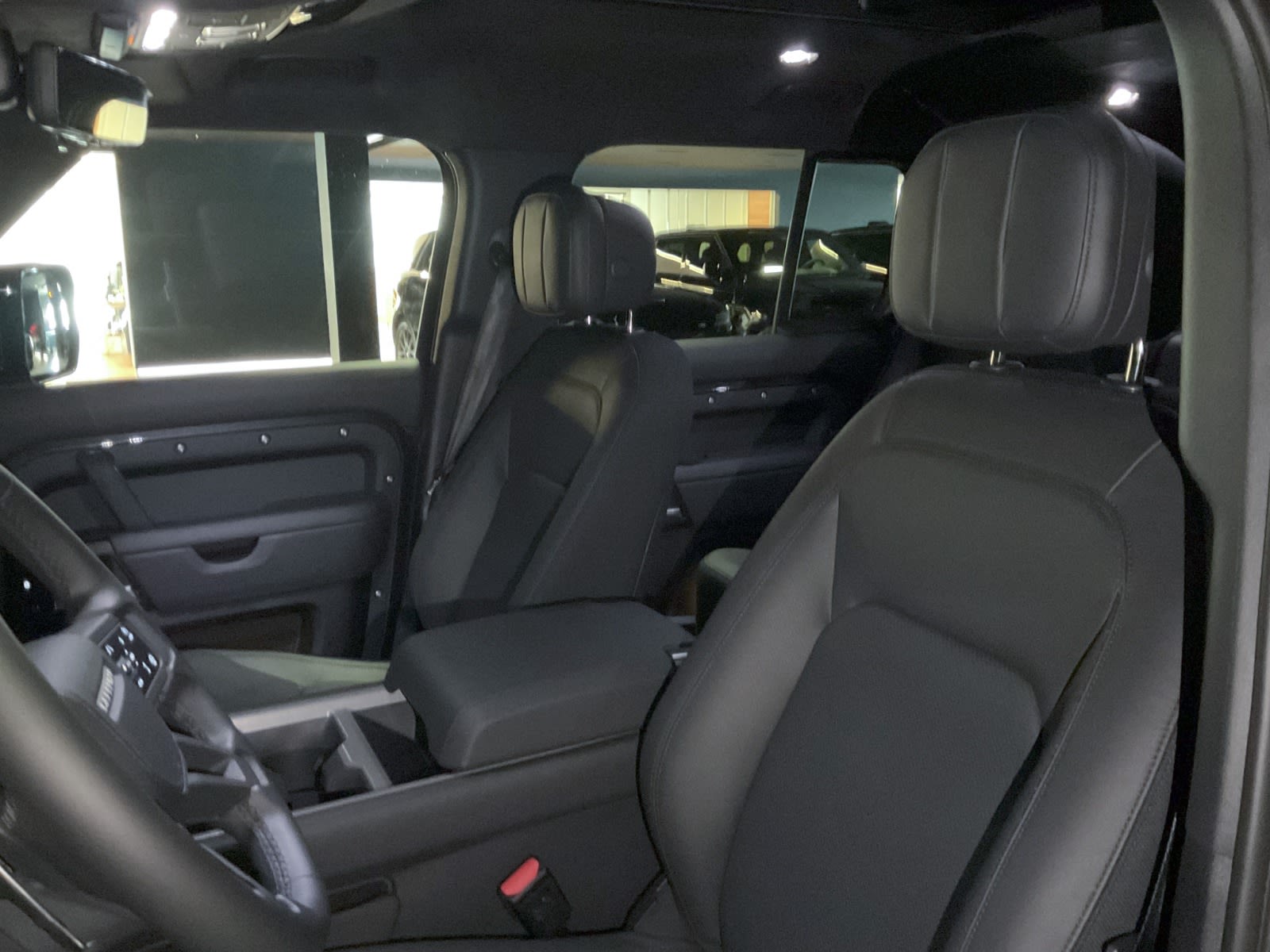 2025 Land Rover Defender V8, Vancouver, Cash