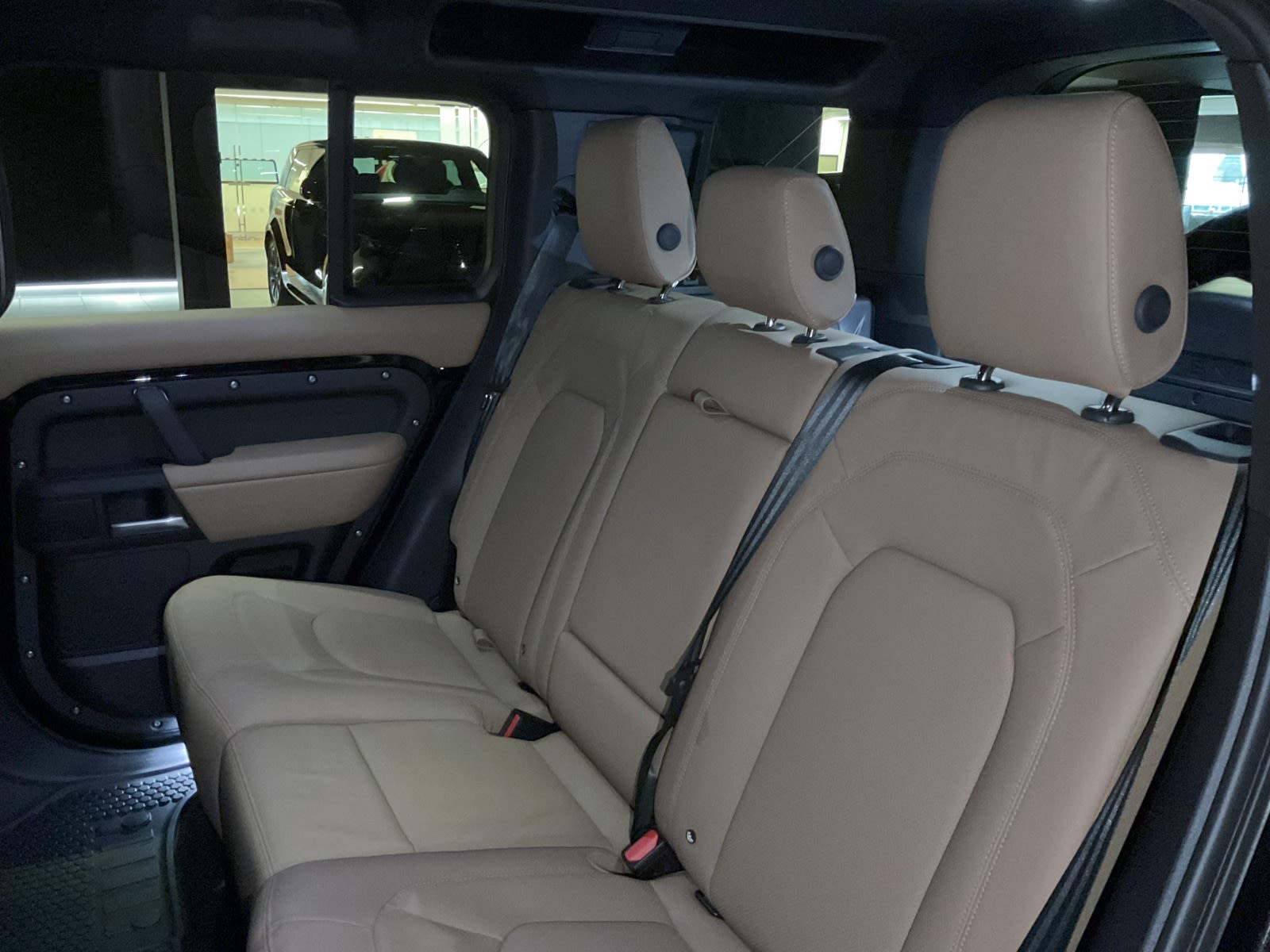 2025 Land Rover Defender S, Vancouver, Cash