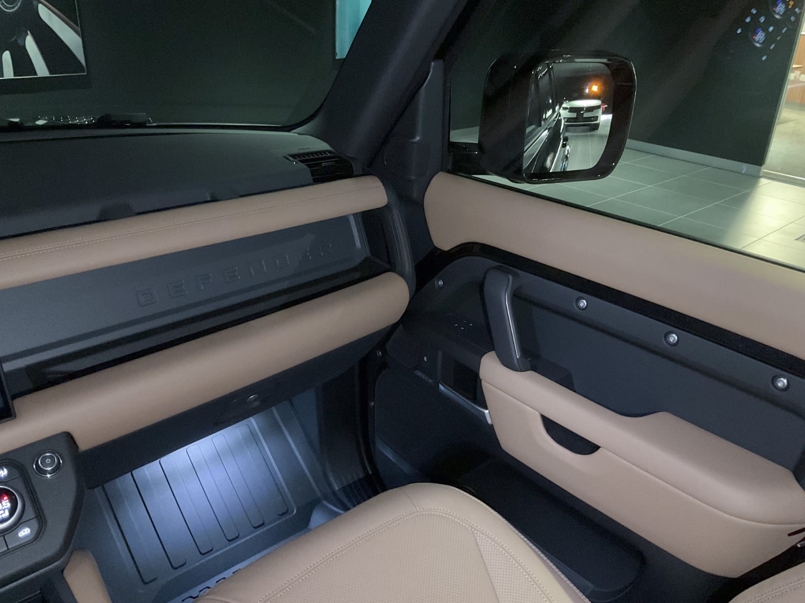 2025 Land Rover Defender S, Vancouver, Cash