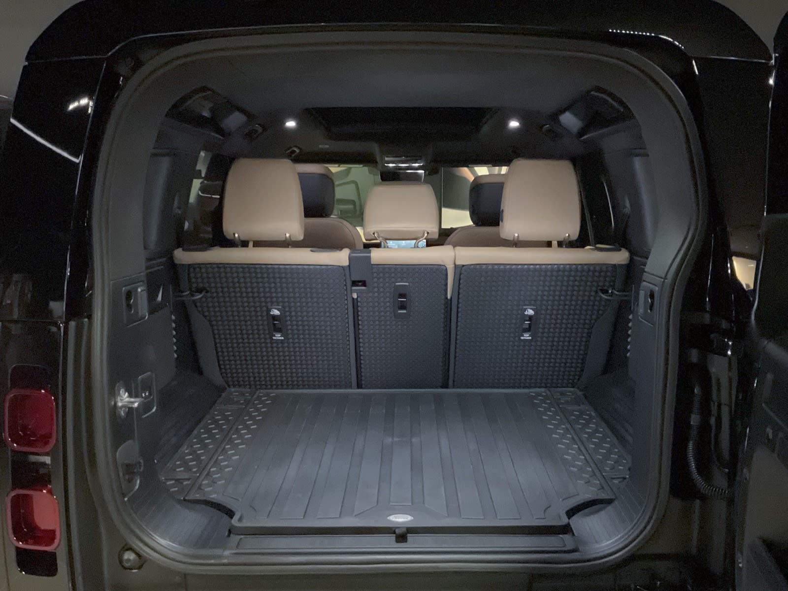 2025 Land Rover Defender S, Vancouver, Cash