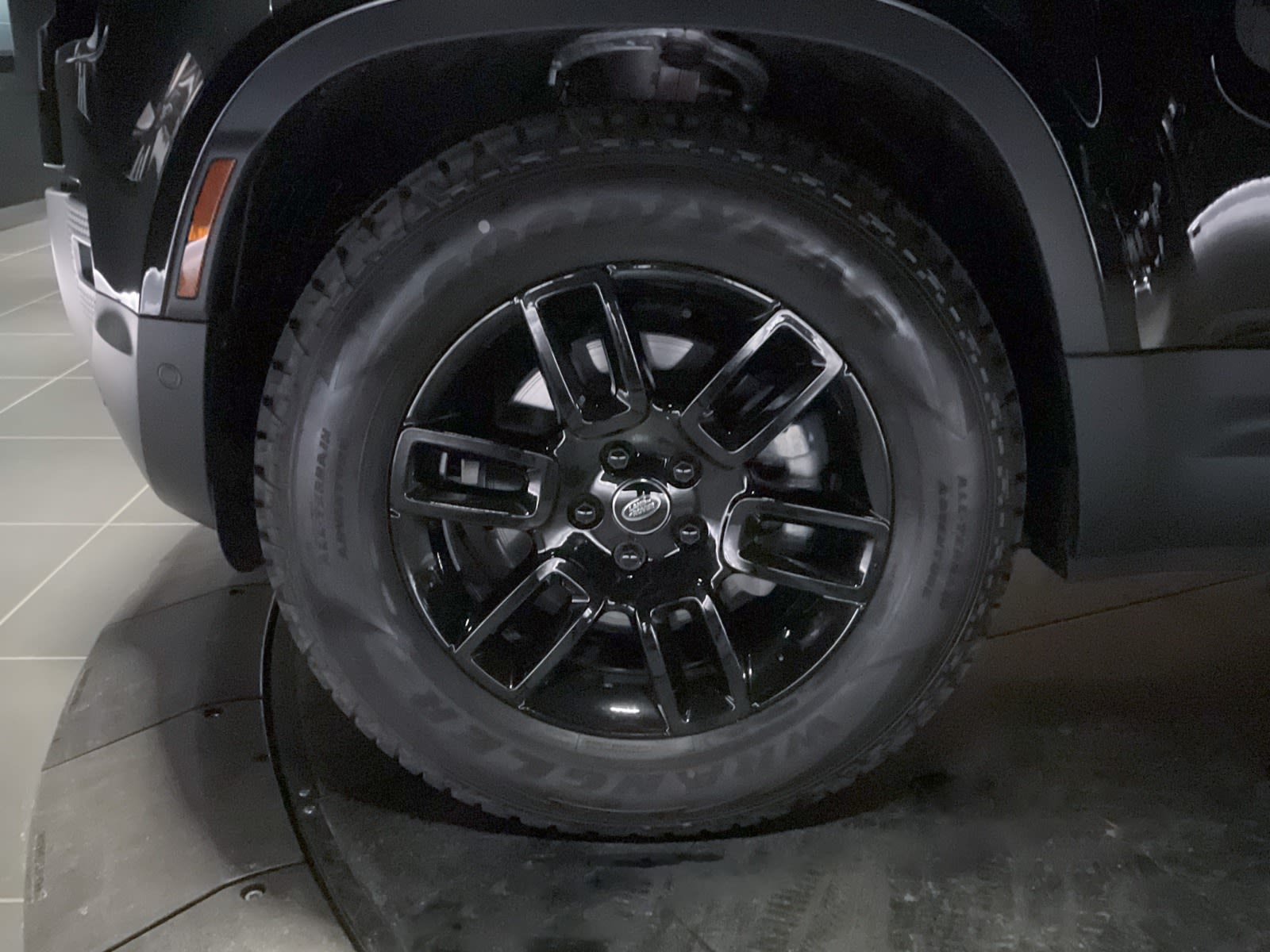 2025 Land Rover Defender S, Vancouver, Cash
