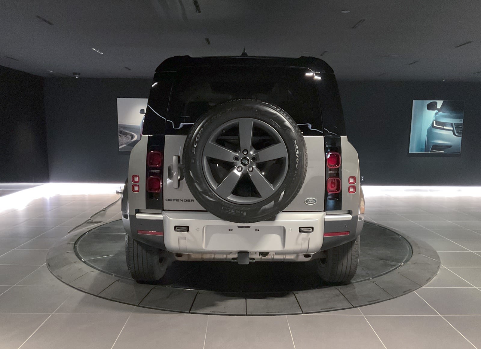 2023 Land Rover Defender S, Vancouver, Cash