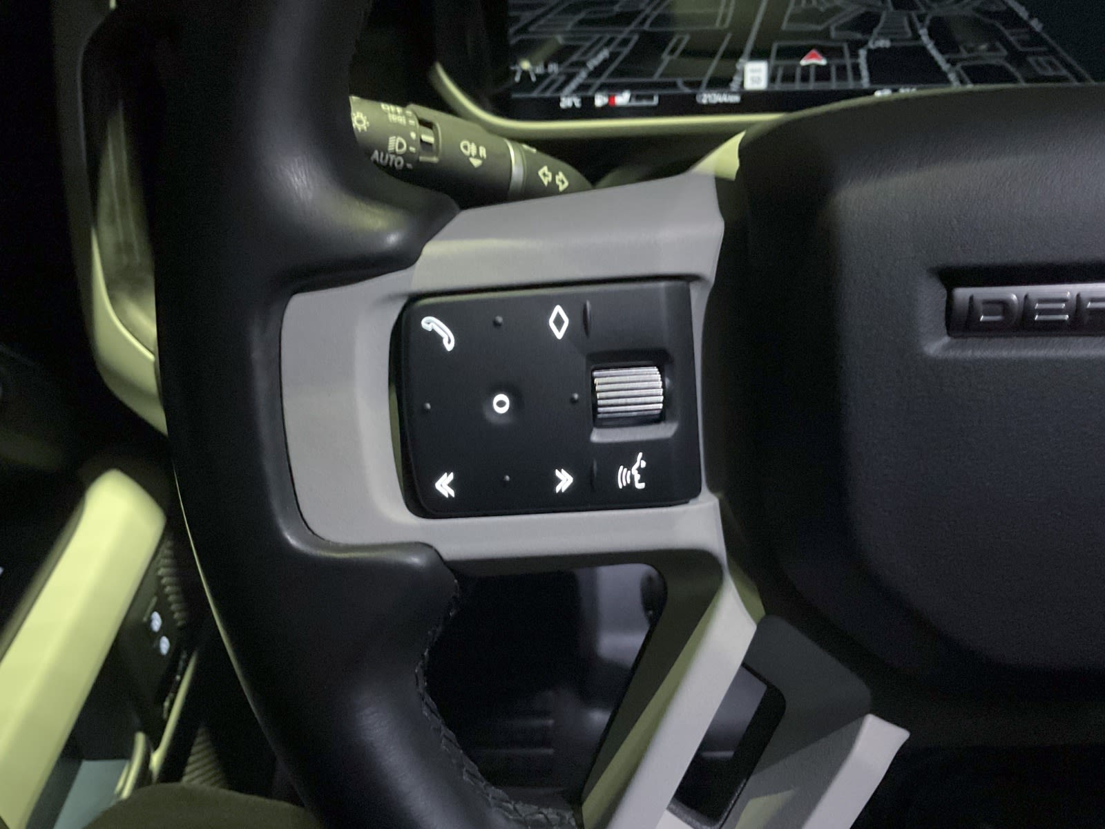 2023 Land Rover Defender S, Vancouver, Cash