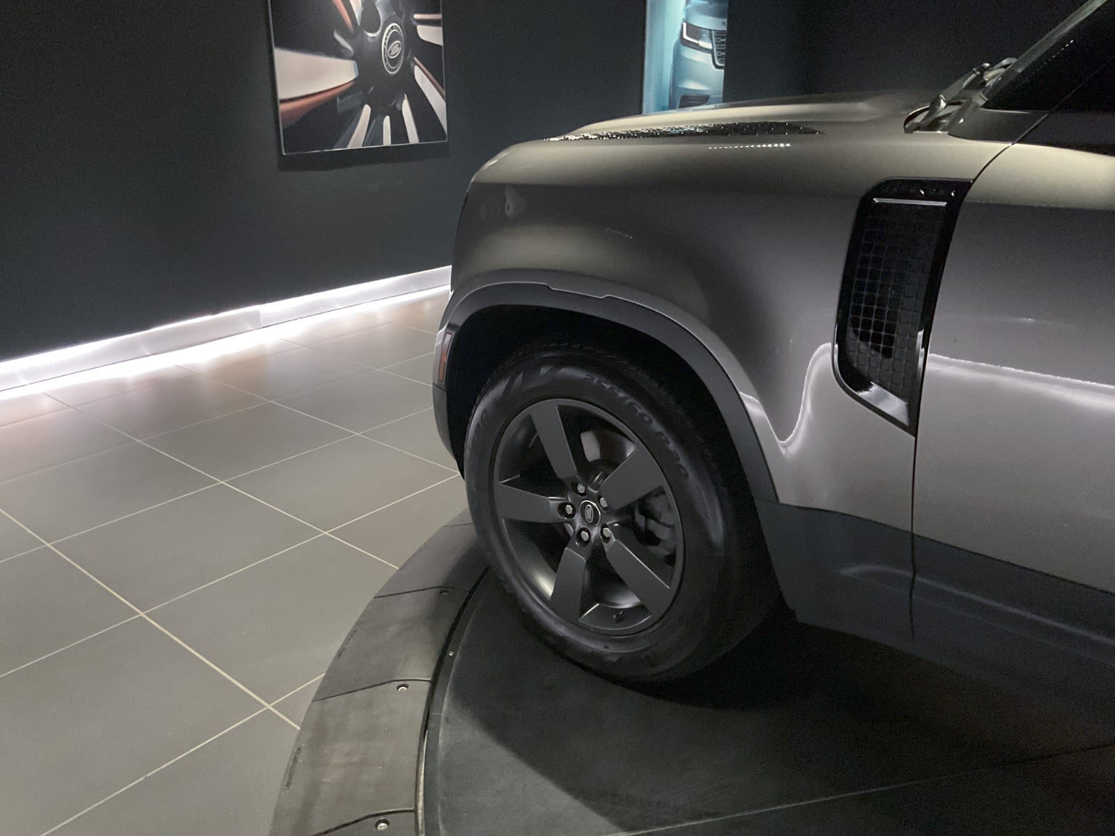 2023 Land Rover Defender S, Vancouver, Cash