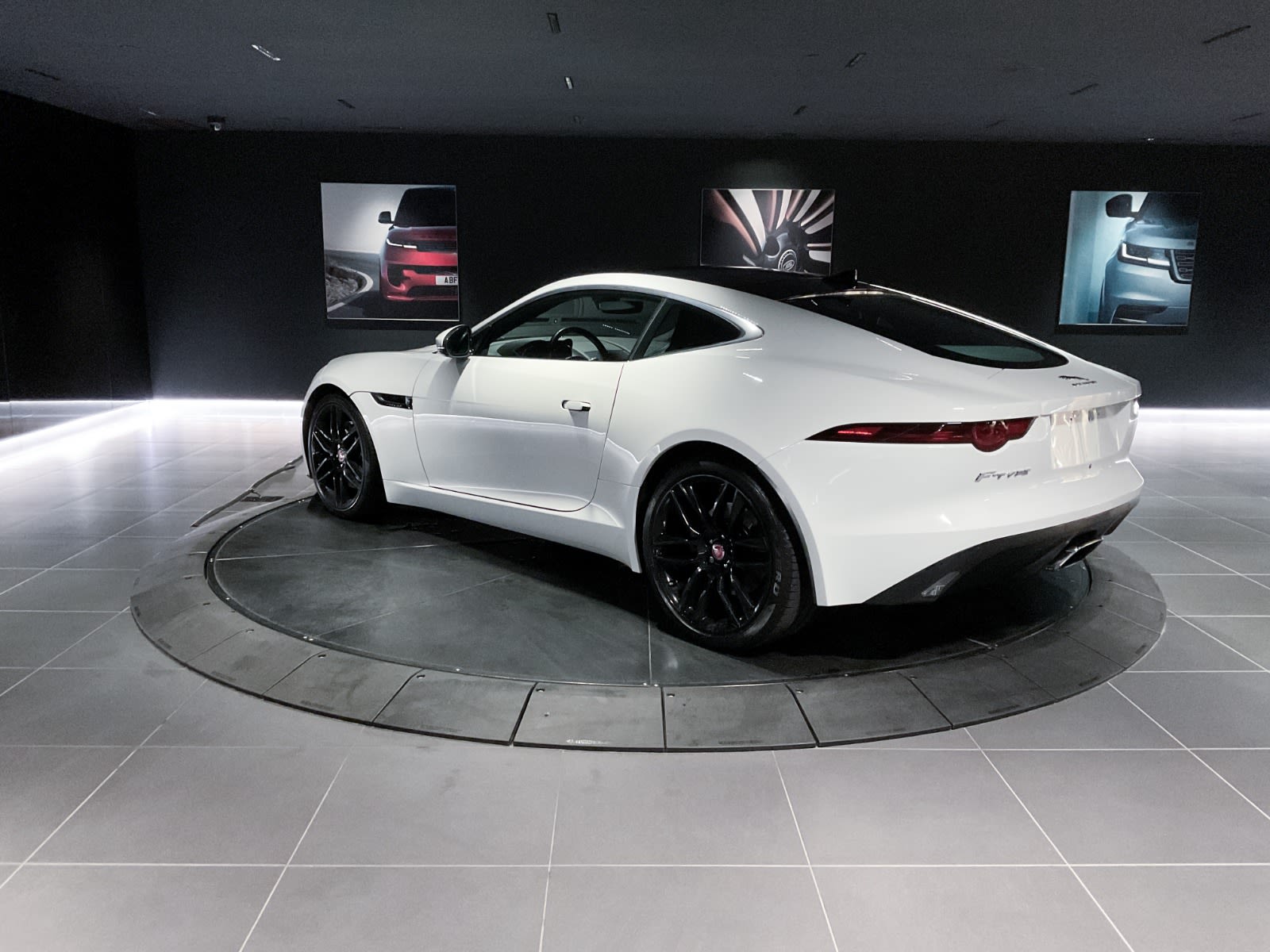 2018 Jaguar F-TYPE 296HP, Vancouver, Cash