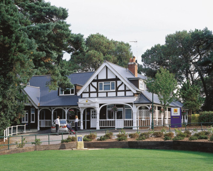 The Lodge at Meyrick Park, Bournemouth, Dorset Book a golf break or