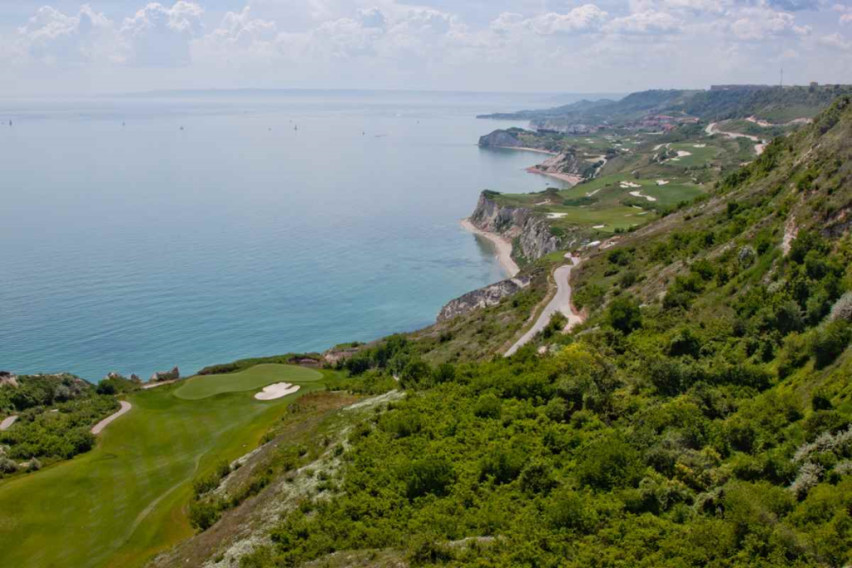 Thracian Cliffs Golf & Beach Resort, Cape Kaliakra Book a golf