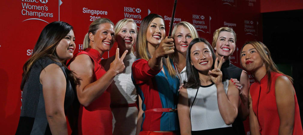 Bei der Gala der HSBC Women's Championship posieren die LPGA-Spielerinnen vor der Kamera. (Foto: Getty)