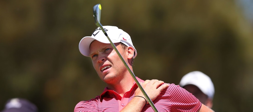 Oftmals klagen Golfer über Schulterbeschwerden beim Golf spielen. Auch Danny Willett macht seine Schulter zu schaffen beim Turnier in Melbourne am 22. November 2013. (Bild: Michael Dodge/gettyimages)