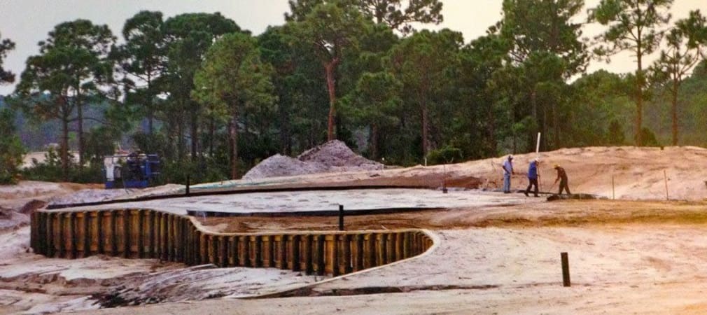 Bis aus einem geeigneten Fleckchen Erde ein Golfplatz geworden ist, ist viel Arbeit nötig. (Foto: Michael F. Basche)