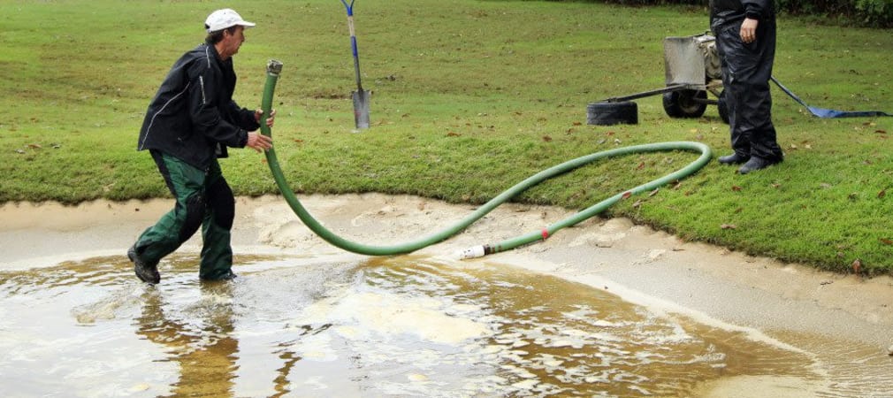 Auch der Turniersamstag der Sanderson Farms Championship ist von heftigen Regenfällen geprägt. (Foto: Getty)