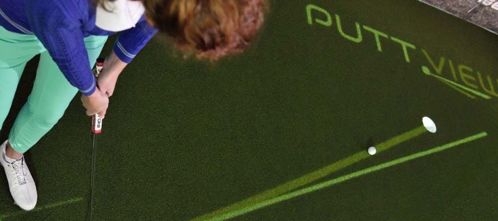 PuttView berechnet vom Break abhängige ideale Puttline und projeziert den Verlauf via Beamer auf das Putting-Grün.