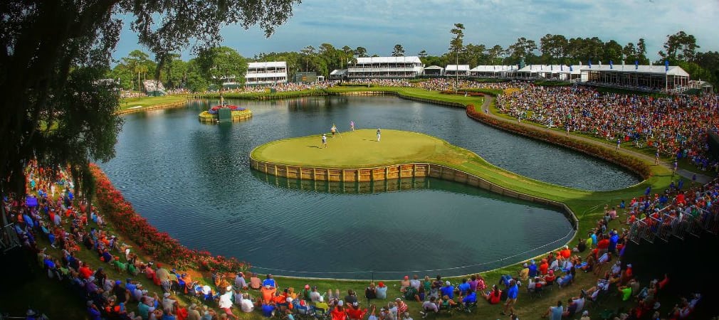Es geht wieder rund an der 17: Bei der Players Championship spielen die besten Golfer der Welt gegeneinander. (Foto: Getty)