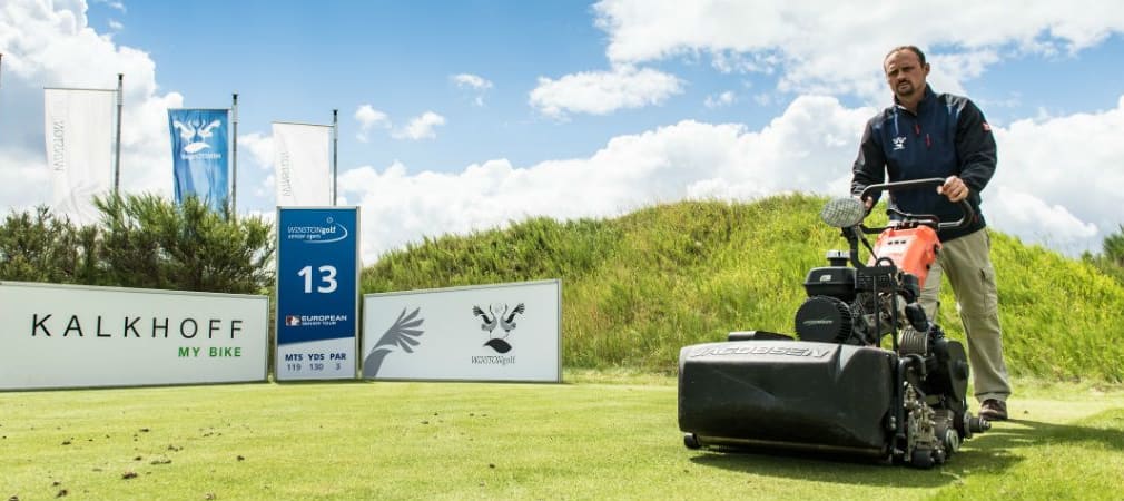 Großes Pflegeprogramm: Der WINSTONlinks wird seit Monaten auf das Gastspiel der European Senior Tour vorbereitet. Foto: WINSTONgolf/Stefan von Stengel.