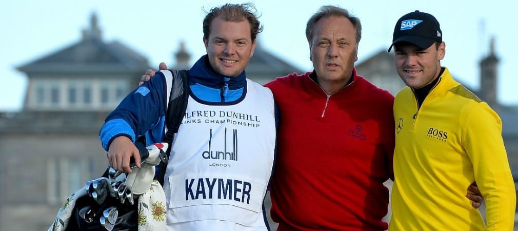 Mit der Familie bei der Alfred Dunhill Links Championship: Martin Kaymer (rechts) und sein Bruder Philip (links) nehmen ihren Vater in die Mitte. (Foto: Getty)