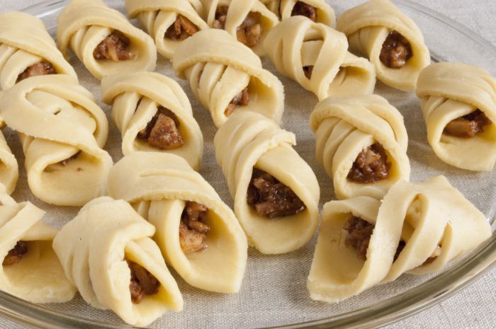 Рецепт печенья с яблоками и орехами: пальчики оближешь!