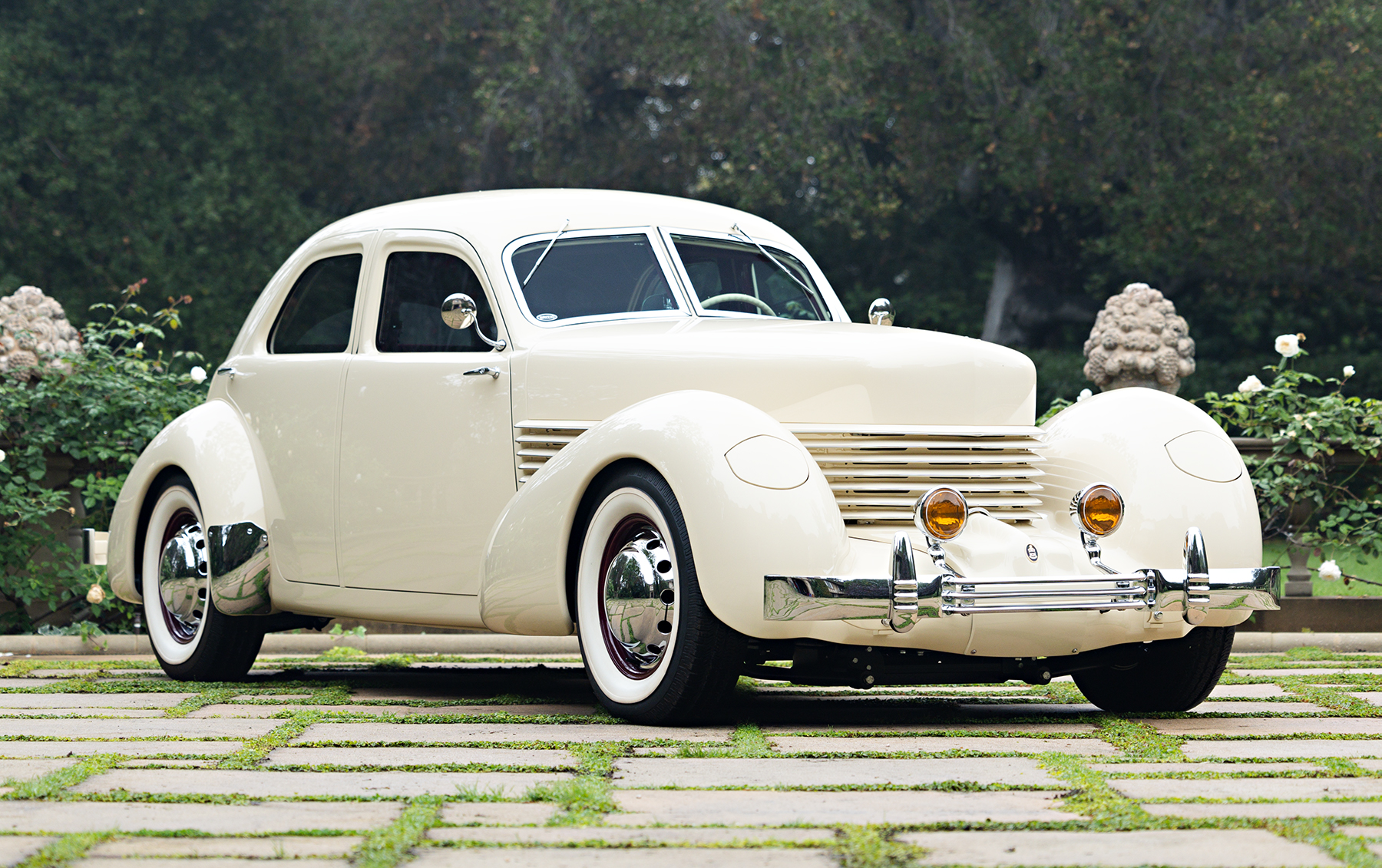 1937 Cord 812 Westchester Sedan Custom | Barnebys