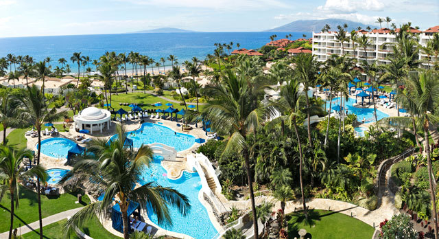 bookit.com_Hawaii-Hotel_Fairmont-Kea-Lani-at-30%-OFF