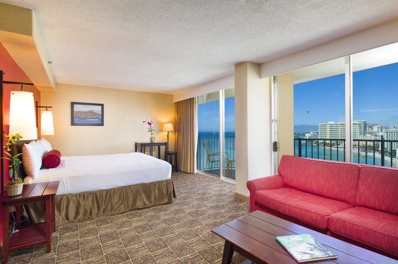bookit.com_Hawaii-Hotel_4-Star-Aston-Waikiki-Beach-Hotel-at-40%-OFF