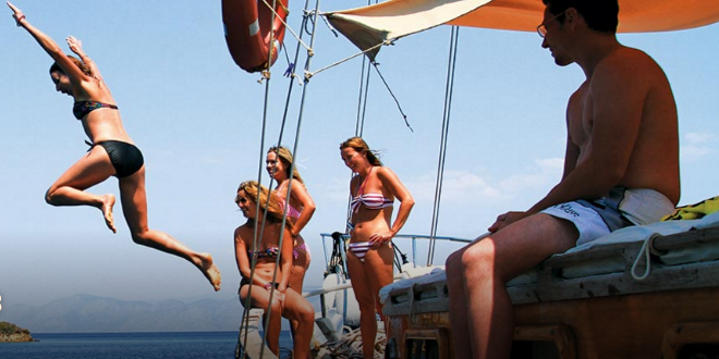 Contiki_International-Vacations_International-Deulxe-Fall-Tours-up-to-$889-OFF