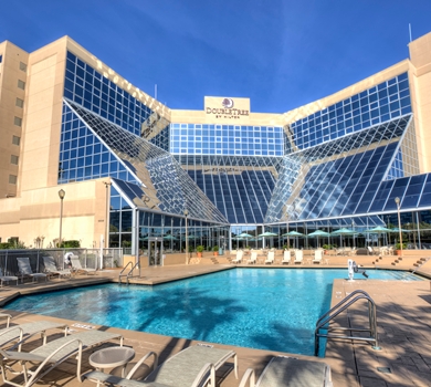 Hilton_Florida-Hotel_50+-Hilton-Miami-Hotels-Discounted-Through-Autumn