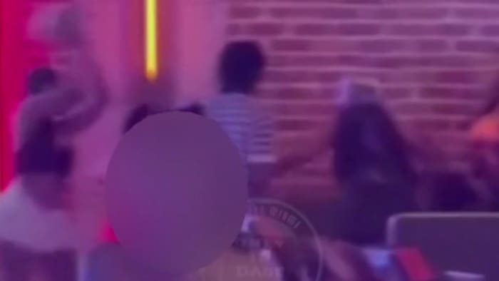 Le dieron a mujer con una bola de boliche en la cabeza en el centro de Miami