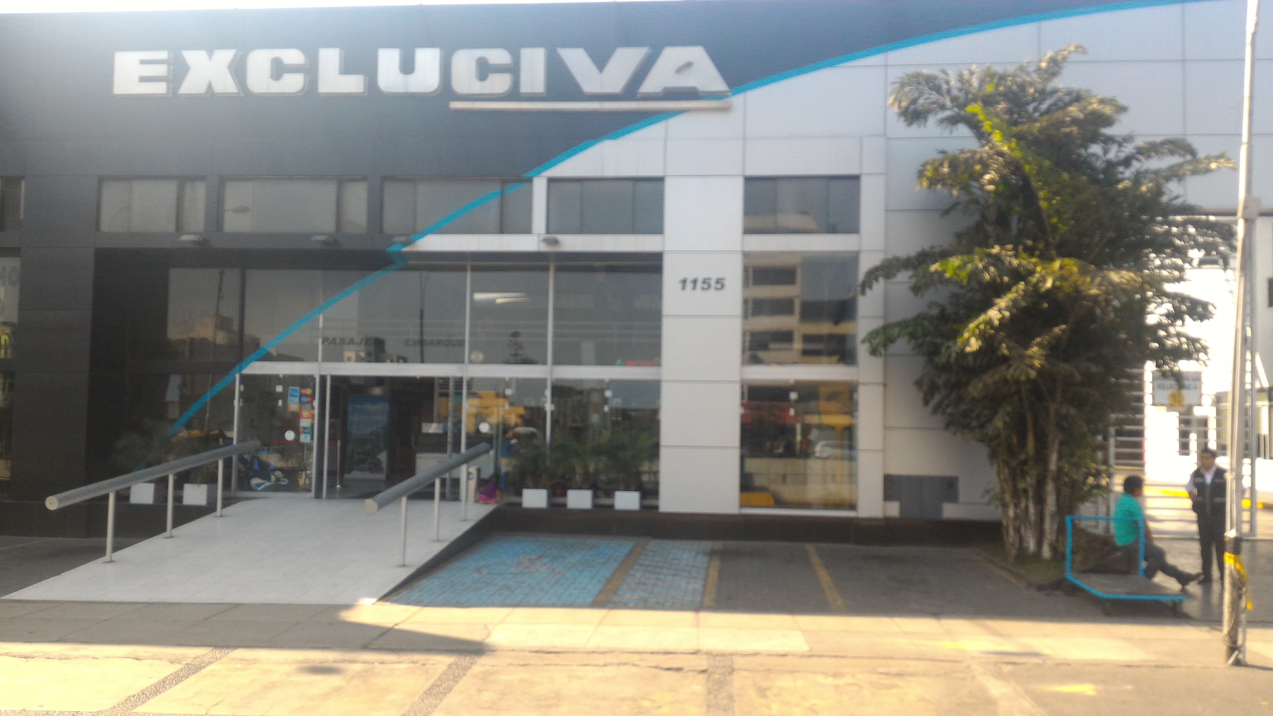 Entrada do terminal da empresa Excluciva