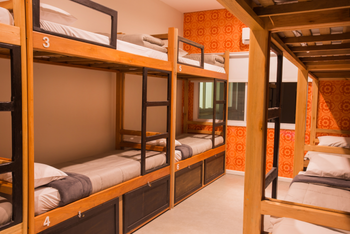Foto de um quarto do Hello Hostel Design de Pelotas/RS (foto de Divulgação)