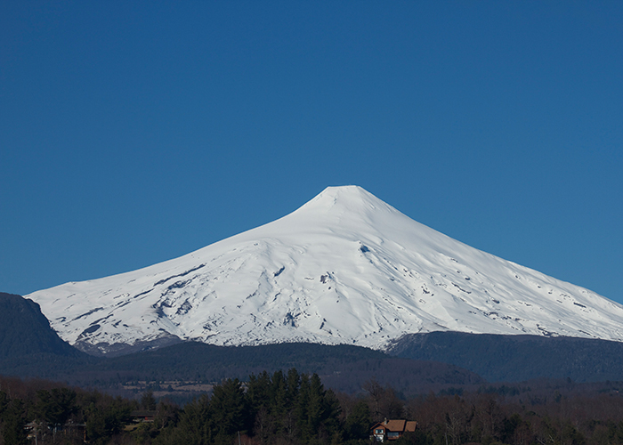 Vista do Vulcão Villarica - inverno. (Foto: Marcos Borges / A 4 Pés)