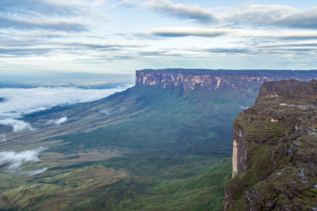 Kukenán do alto do Maverick O Monte Kukenán do alto do Maverick, ponto mais alto do Monte Roraima