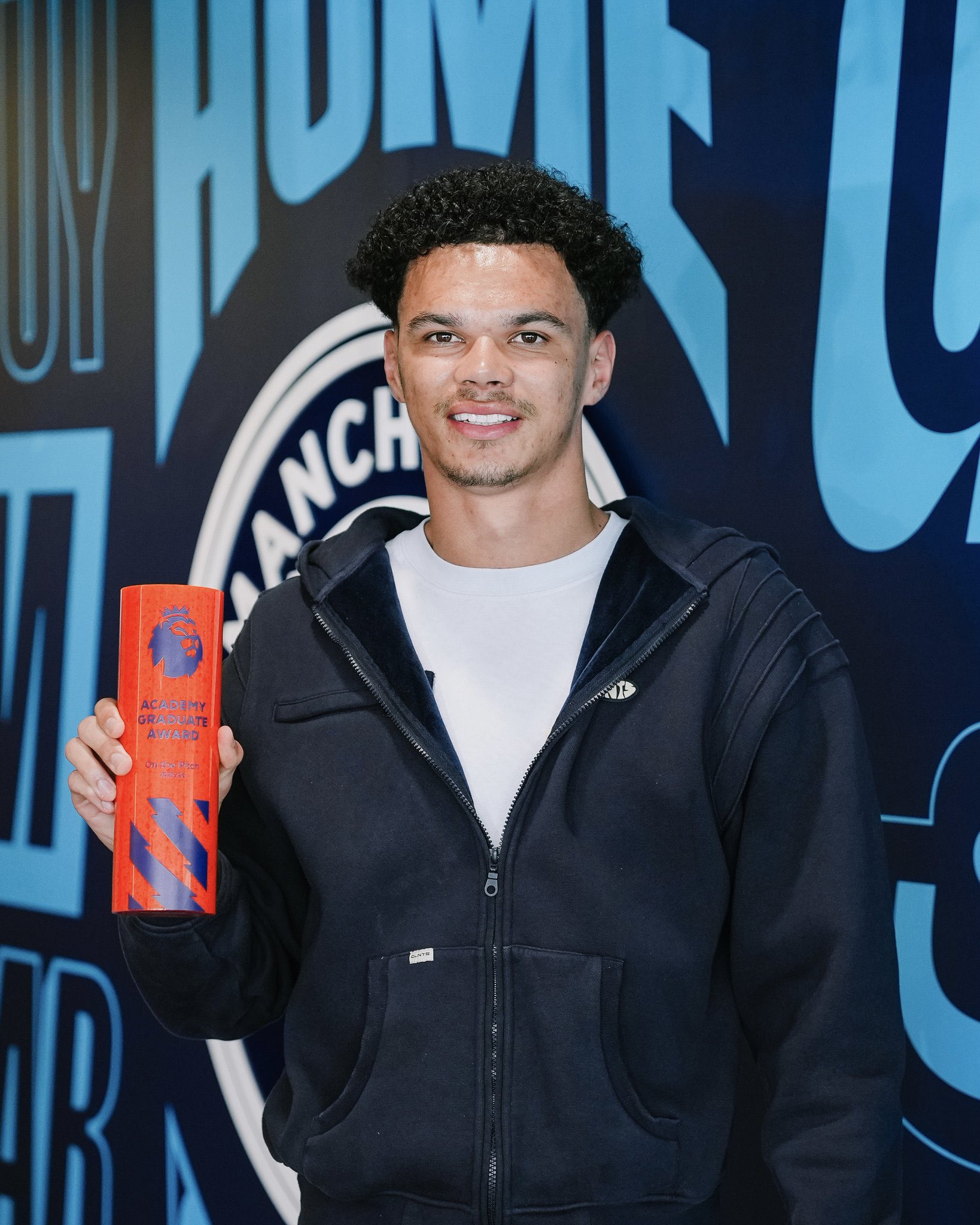 Man City gem Nico O’Reilly wins Academy Graduate of the Year Award for 2025/26.