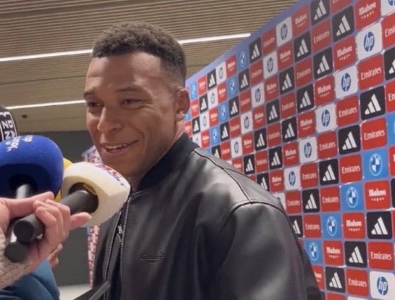 Kylian Mbappé: “I don’t watch Arbeloa’s press conferences. At home I have French TV, not Spanish TV”.