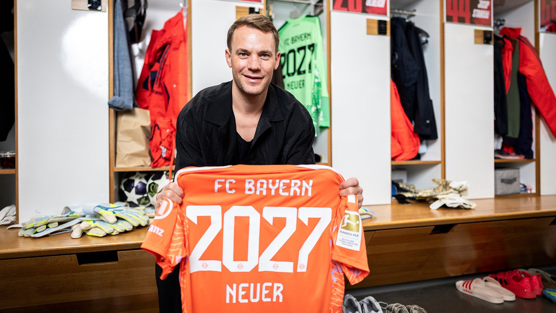OFFICIAL: Manuel Neuer stays at FC Bayern for one more year, his 16th season at the club. OFFICIAL: Manuel Neuer stays at FC Bayern for one more year, his 16th season at the club.