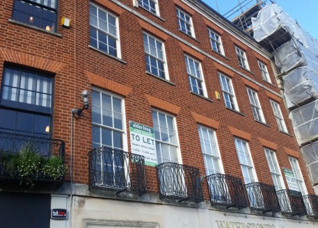 The property comprisesa number of historic period features and has uninterrupted views over Cathedral Yard and the historic Exeter Cathedral from the upper floors. There is access from Cathedral Yard at ground floor level....
