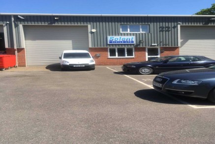 Offices to let in Fordingbridge - 1,131 sq ft<br><br>High quality, self contained ground floor offices with car parking.<br><br>Location<br><br>The Sandleheath Business Park lies approximately 1 mile to the west of Fordingbridge, which is situated on...