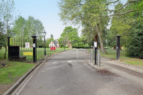 The Stables is set within the picturesque and panoramic New Lodge estate, overlooking the main house and the grounds. The Stables sit to the east of New Lodge House and are accessed via a secure driveaway off Drift Road just over 3 miles west of Wind...