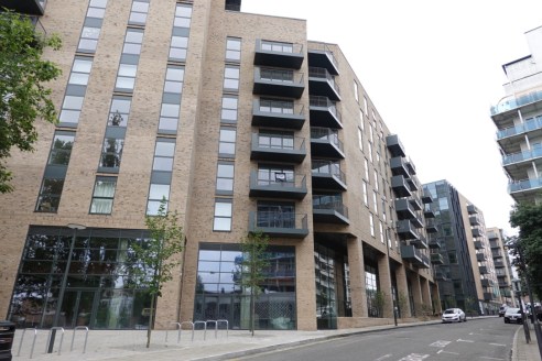 Masters Court offers 5 adjoining commercial units, each with ground and first floors ranging from 2,377 sq ft to 12,724 sq ft. The units have high ceilings and full floor to ceiling glazing. The units are in shell and core condition or can be fitted...