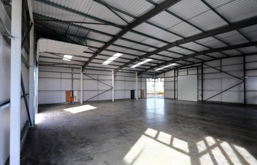 The property comprises a newly constructed purpose built showroom / trade counter facility providing accommodation extending to approx. 3,125 sqft (290 sqm) with electric roller shutter door, attractive glazing and 11 car parking spaces. The building...