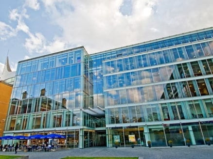 The Forbury Square business centre is in a prominent central location in hub of Reading's recently redeveloped business district, close to the high street and main railway station. The building enjoys views over the award-winning Forbury Gardens.