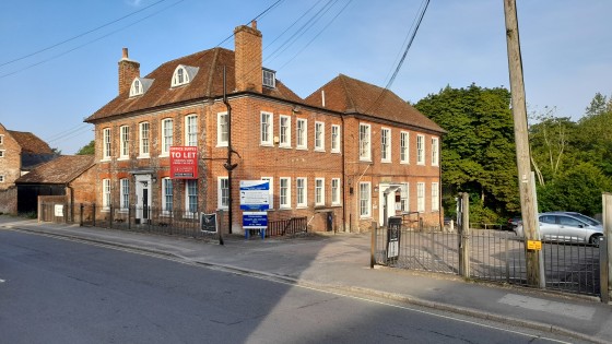 OFFICE FOR OWNER OCCUPATION / INVESTMENT WITH DEVELOPMENT POTENTIAL (Subject to Planning)