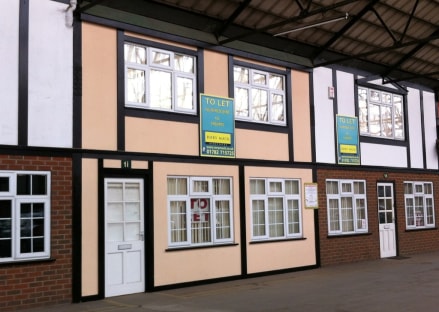 A range of suites located within The Paul Reynolds Centre on the A34 close to the town centre forming part of a larger complex of mixed-use commercial units.