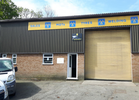 The premises are of steel portal frame construction arranged as light industrial / warehouse unit, including roller shutter door , three phase electricity, separate double glazed personnel door, ground floor office and toilet facilities with 2 additi...