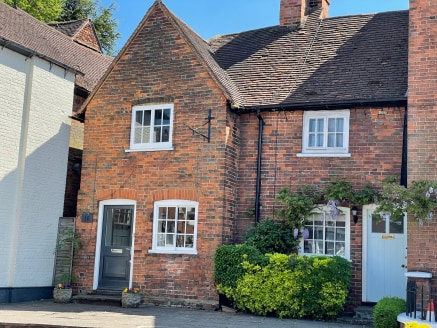 The office is located on the South side of the A40 Wycombe End in the popular Beaconsfield Old Town. Junction 2 of the M40 motorway is approximately 1 mile away and the Chiltern Line, serving London Marylebone and Birmingham is available in the New T...