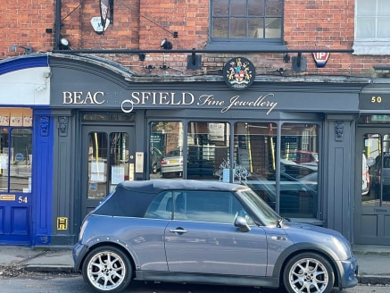 The property is located on the south side of London End with occupiers including Farrow & Ball, Fired Earth and Brasserie Blanc opposite. There is free parking along the ''four Ends'' in Beaconsfield Old Town. Junction 2 of The M40 motorway is within...