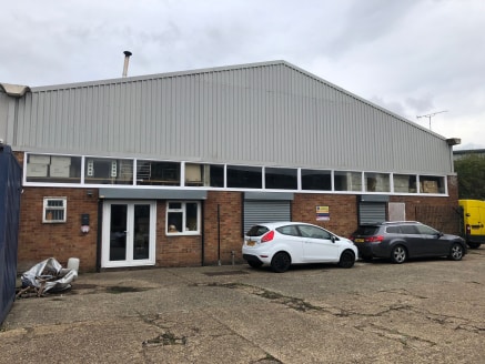 Unit 29 Stort Mill is located on River Way; access to which is granted by the A414 (Elizabeth Way). To the South, the Harlow roundabout joins to the M11 at Junction 7 leading (Southbound) to London and to the North, Stanstead airport. To the West the...