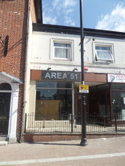 TOWN CENTRE LOCATION. Fully fitted town centre bar premises. Suitable for alternative uses.