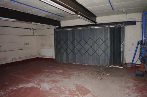 This light Industrial/storage unit of approximately 1110 sq ft (103.12 sq m) is situated on the side of Topley House, visible from Wash Lane and only minutes from Junction 2 of the M66.

The unit is accessed through a concertina steel door of approxi...