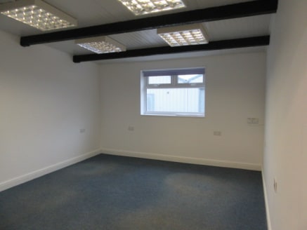 BUSINESS UNIT WITH OFFICES - 100% SMALL BUSINESS RATES RELIEF AVAILABLE - Property features include UPVC double glazing, strip fluorescent lighting, Cat II lighting to office area, insulated roof, BT points, kitchenette, external security light and g...