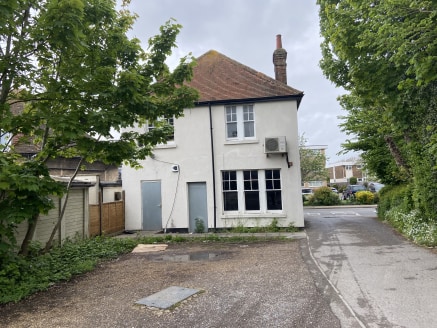 End of terrace two storey unit with ground floor retail and storage plus offices and staff areas at first floor. The premises benefits from car parking to the rear off Stonefields.