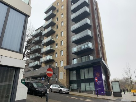 Chamberlain Commercial are instructed to offer a choice of two commercial units in this impressive mixed use development. Signia Court Wembley provides for 70 luxury apartments with two double height commercial units occupying a highly prominent posi...